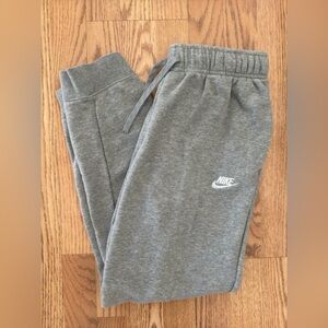 Nike Women's Mid-Rise Joggers Size M